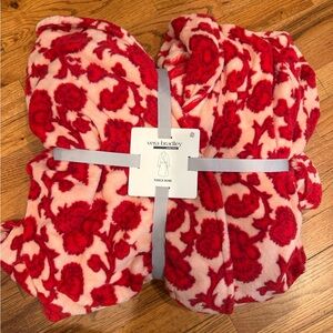 Vera Bradley Super Soft Fleece Robe - Red & Pink Floral Print - 2XL/3XL (NWT)